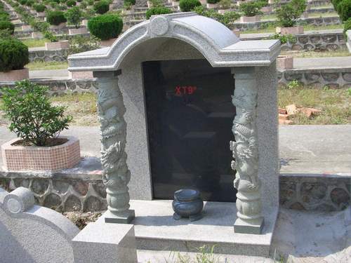 XT9号墓碑