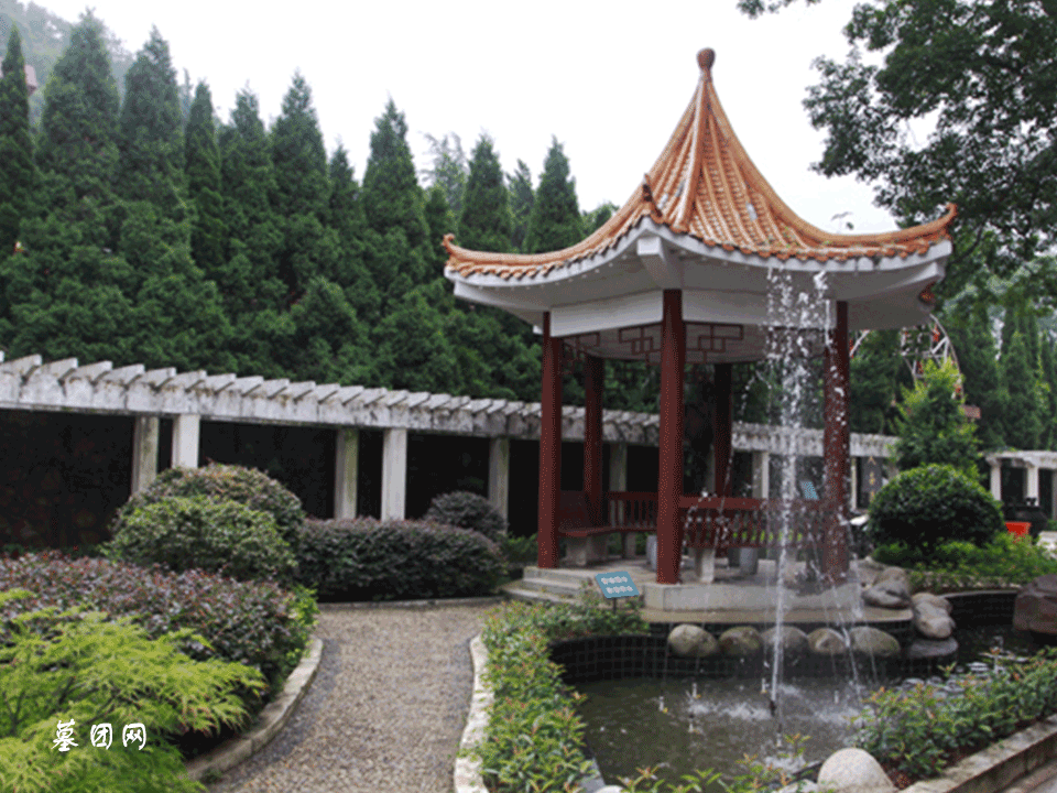 九峰山革命公墓-喷泉鱼池